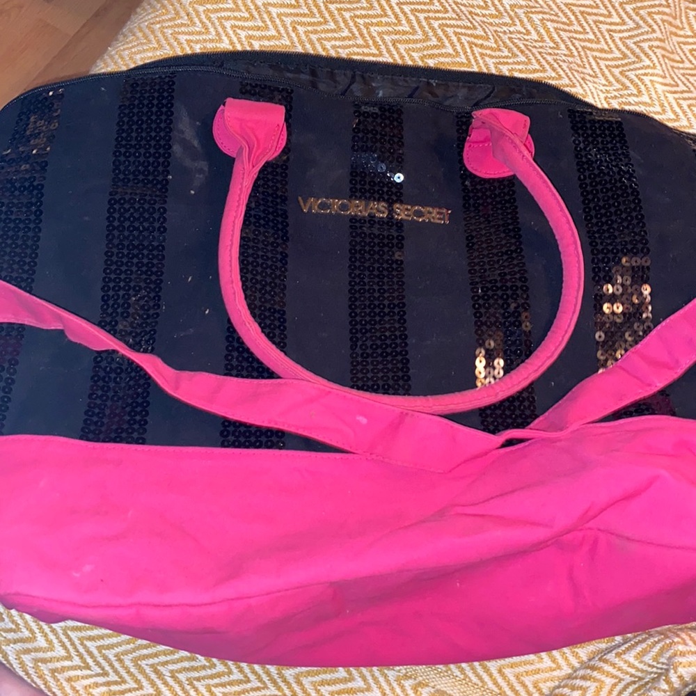 Mid size VS gym bag